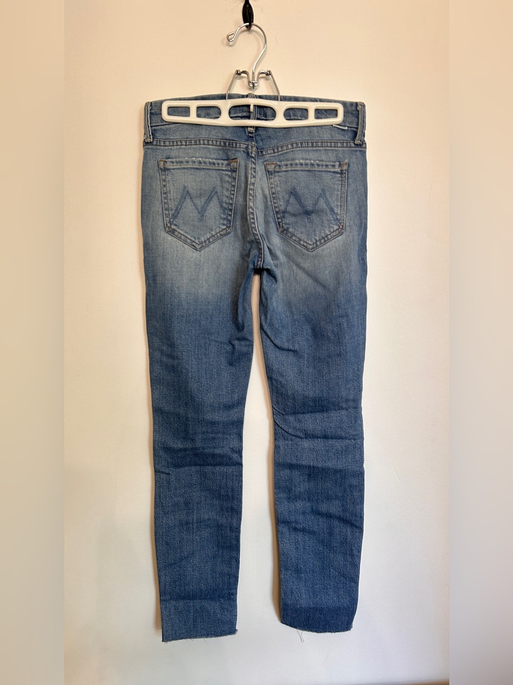 MOTHER JEANS “LOOKER ANKLE FRAY” - Picture 2 of 7